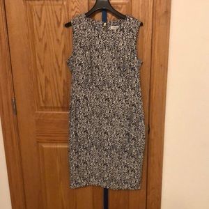 Size 12p black and white dress